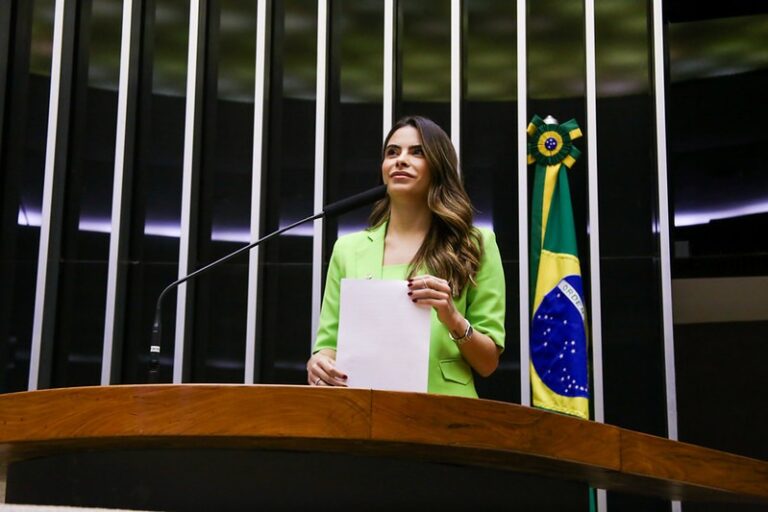 yandra_moura_0124